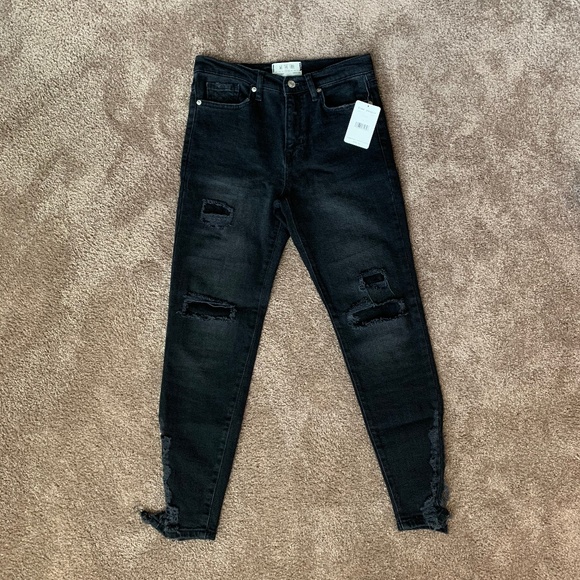 Free People Denim - Free People Black Distressed Skinny Jeans BNWT Free People Denim - Free People Black Distressed Skinny Jeans BNWT